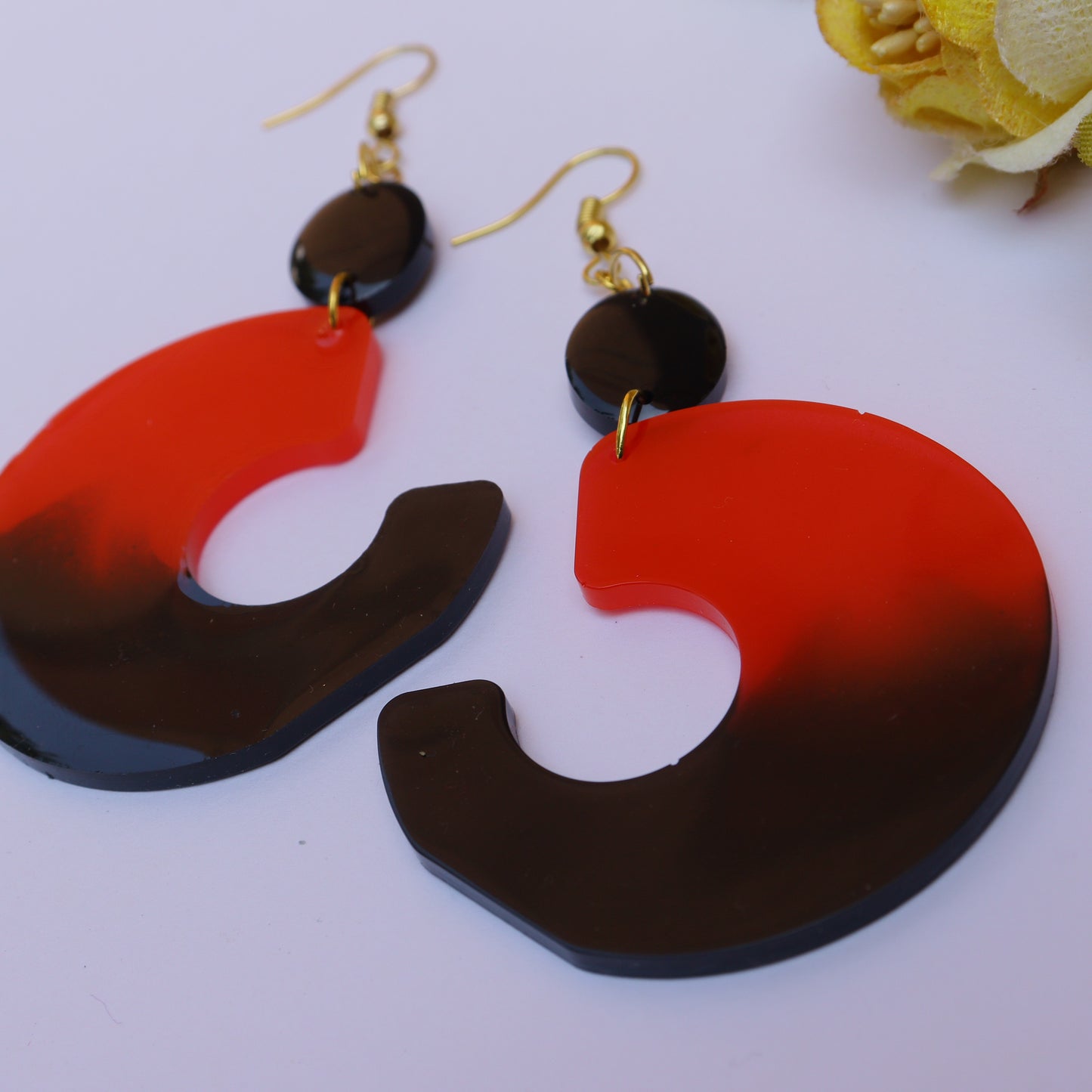 Chic Handcrafted Half Hoop Earrings Set - Red & Black