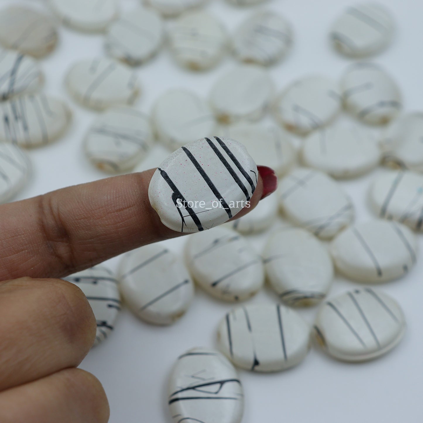 Flat beads for Jewelry Making and DIY Projects in Black and White Color, Pack of 25 pcs