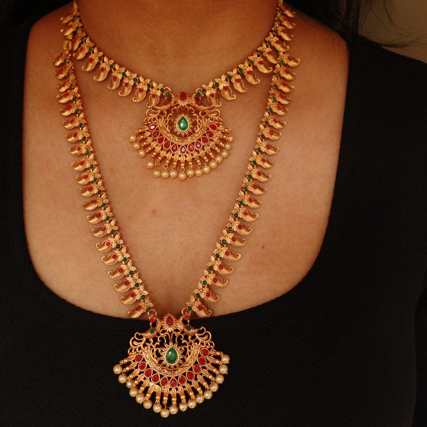 Elegant Double Layer Temple Necklace Set with Intricate Design and Traditional Charm