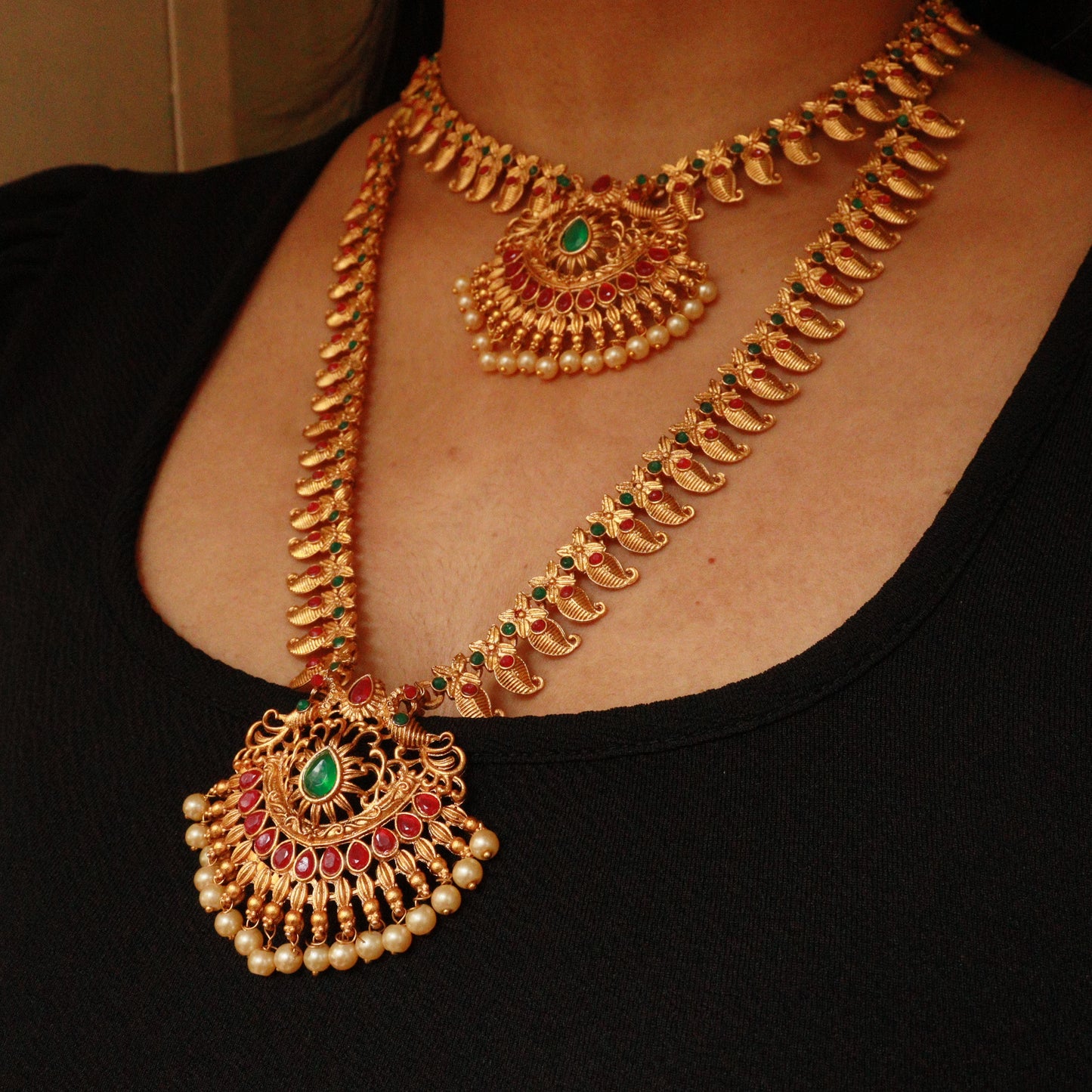Elegant Double Layer Temple Necklace Set with Intricate Design and Traditional Charm