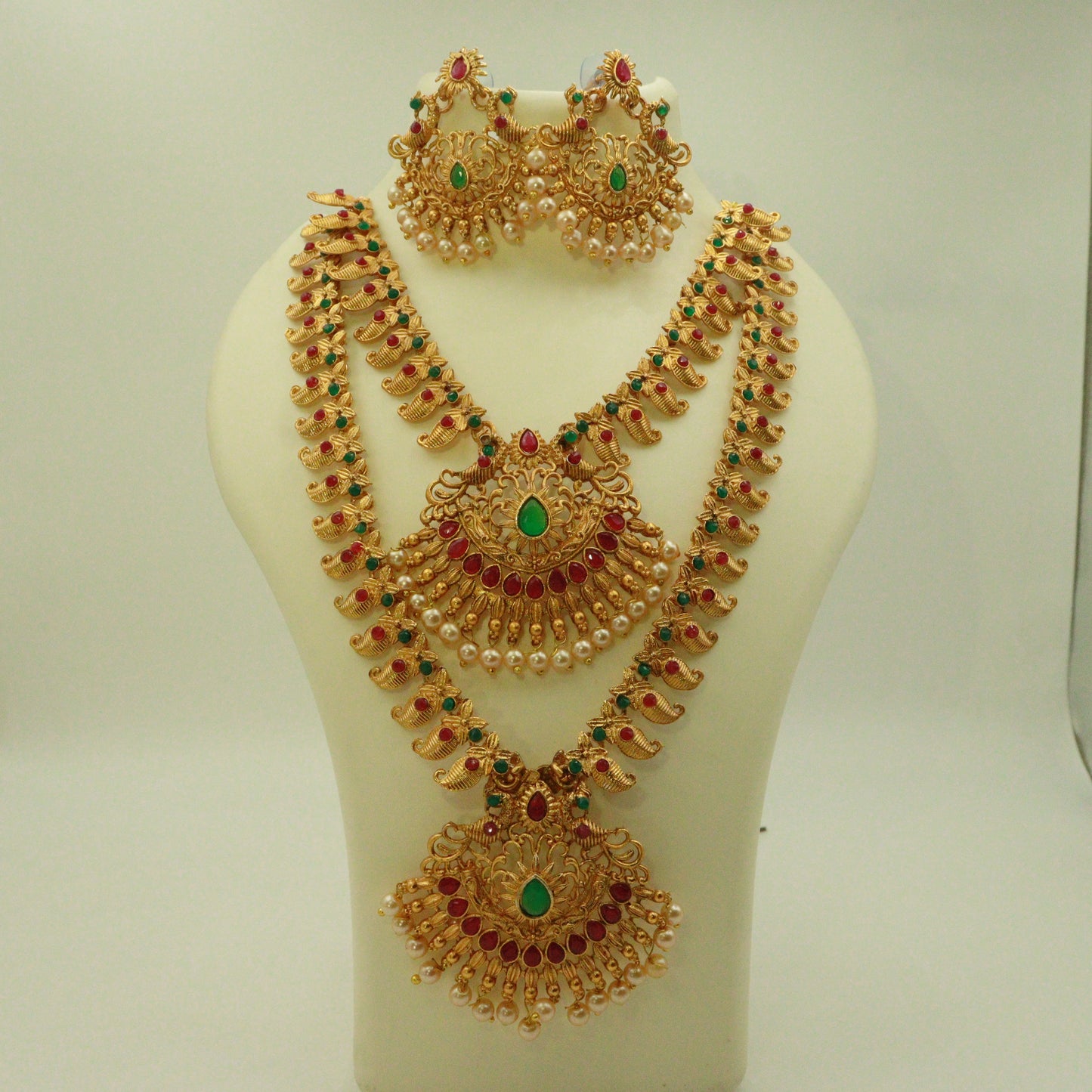 Elegant Double Layer Temple Necklace Set with Intricate Design and Traditional Charm