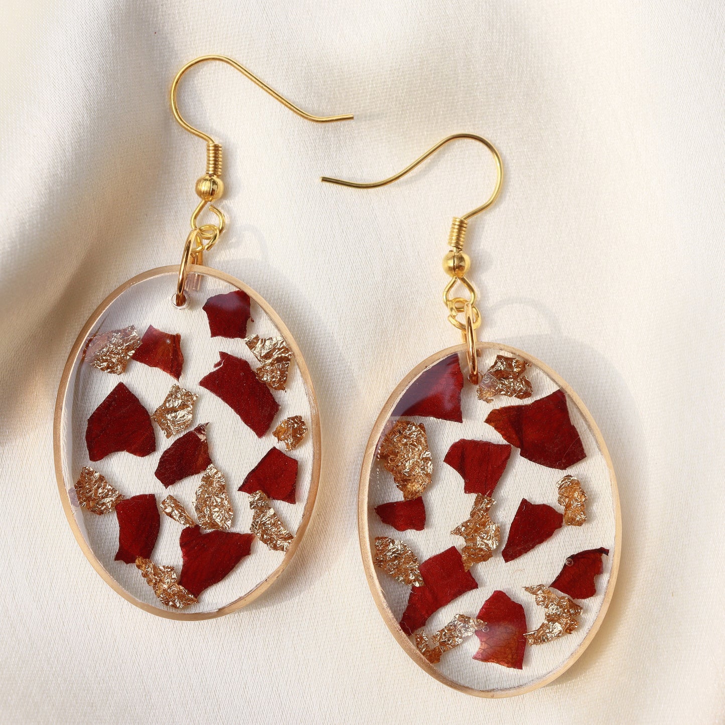 Oval Rose petals and gold flakes handmade earrings for women, set of 1 (gold)