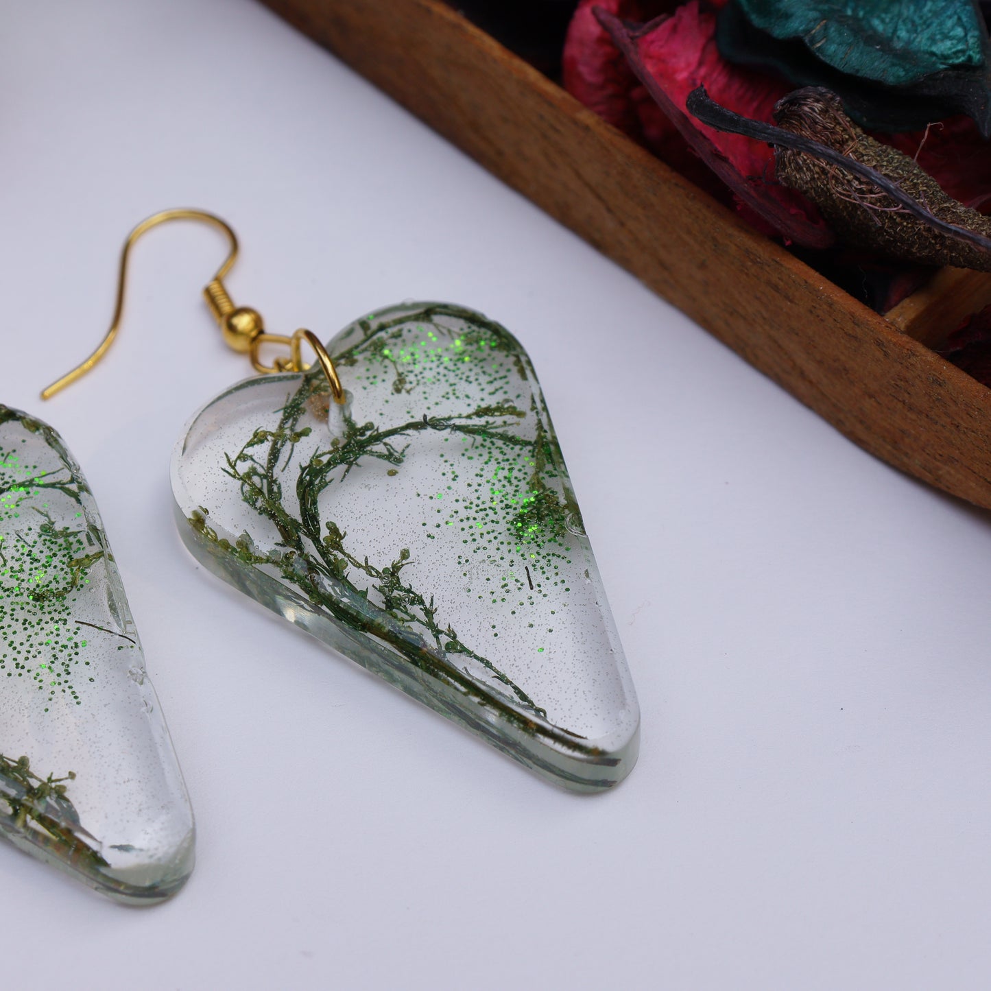 Nature inspired Heart earrings for women, set of 1 (green)