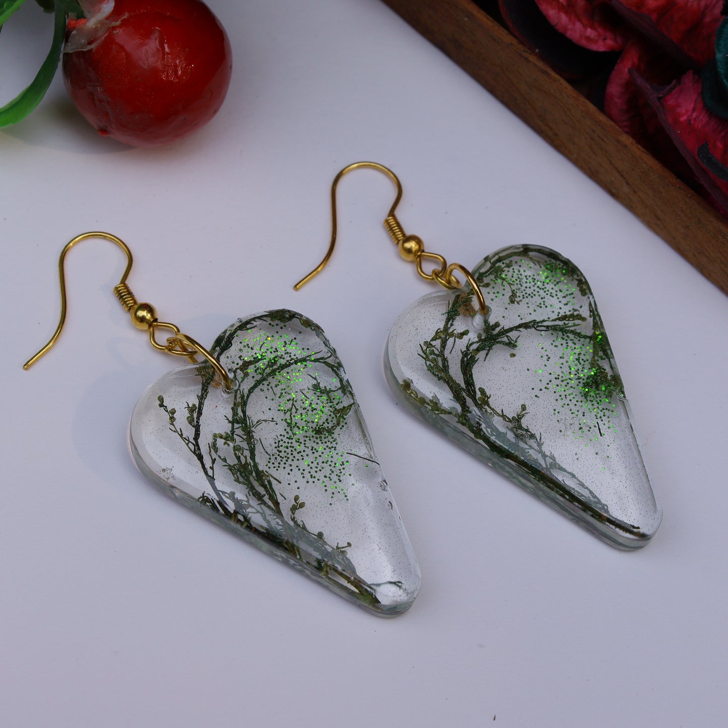 Nature inspired Heart earrings for women, set of 1 (green)