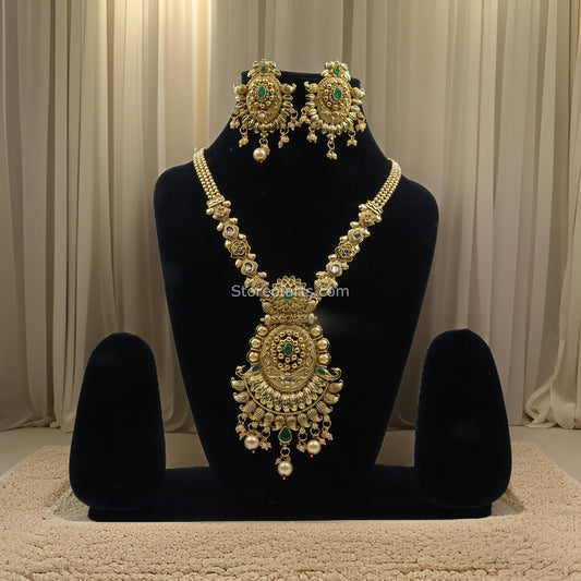 Beautiful Goddess Glamour: Women's Temple Necklace Set with green touch