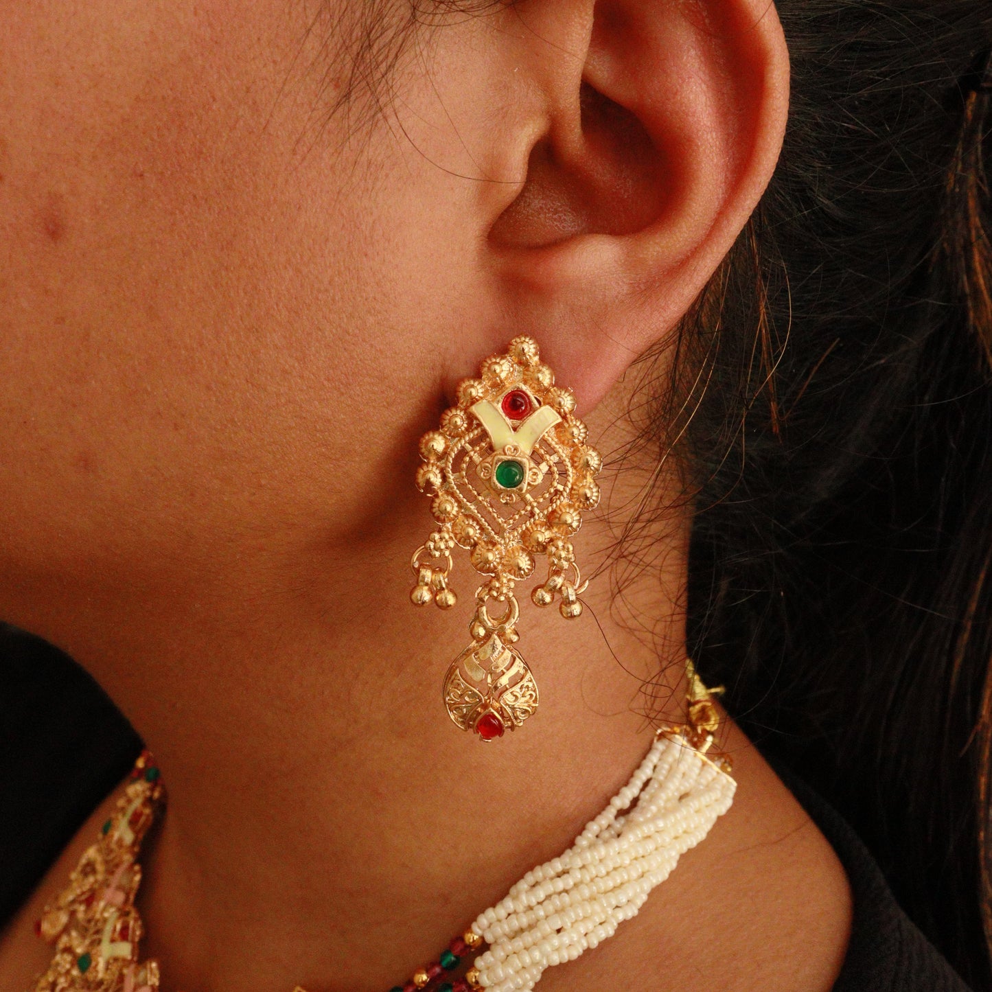 Temple Jewelry Set for Women – Antique Gold-Tone Choker Necklace with Earrings | Red & Green Stones | South Indian Bridal & Festive Wear