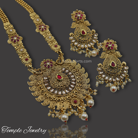 Divine Radiance: Traditional Temple Jewelry Necklace Set