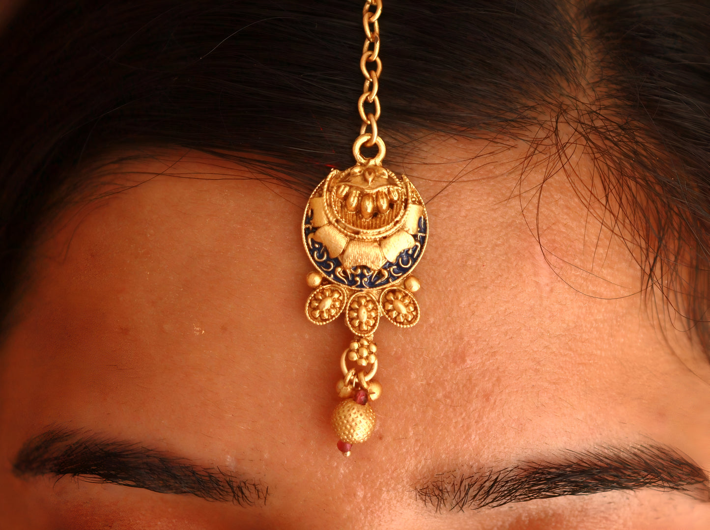 Exquisite Temple Choker Necklace Set – Traditional Gold-Plated Jewelry with Intricate Design