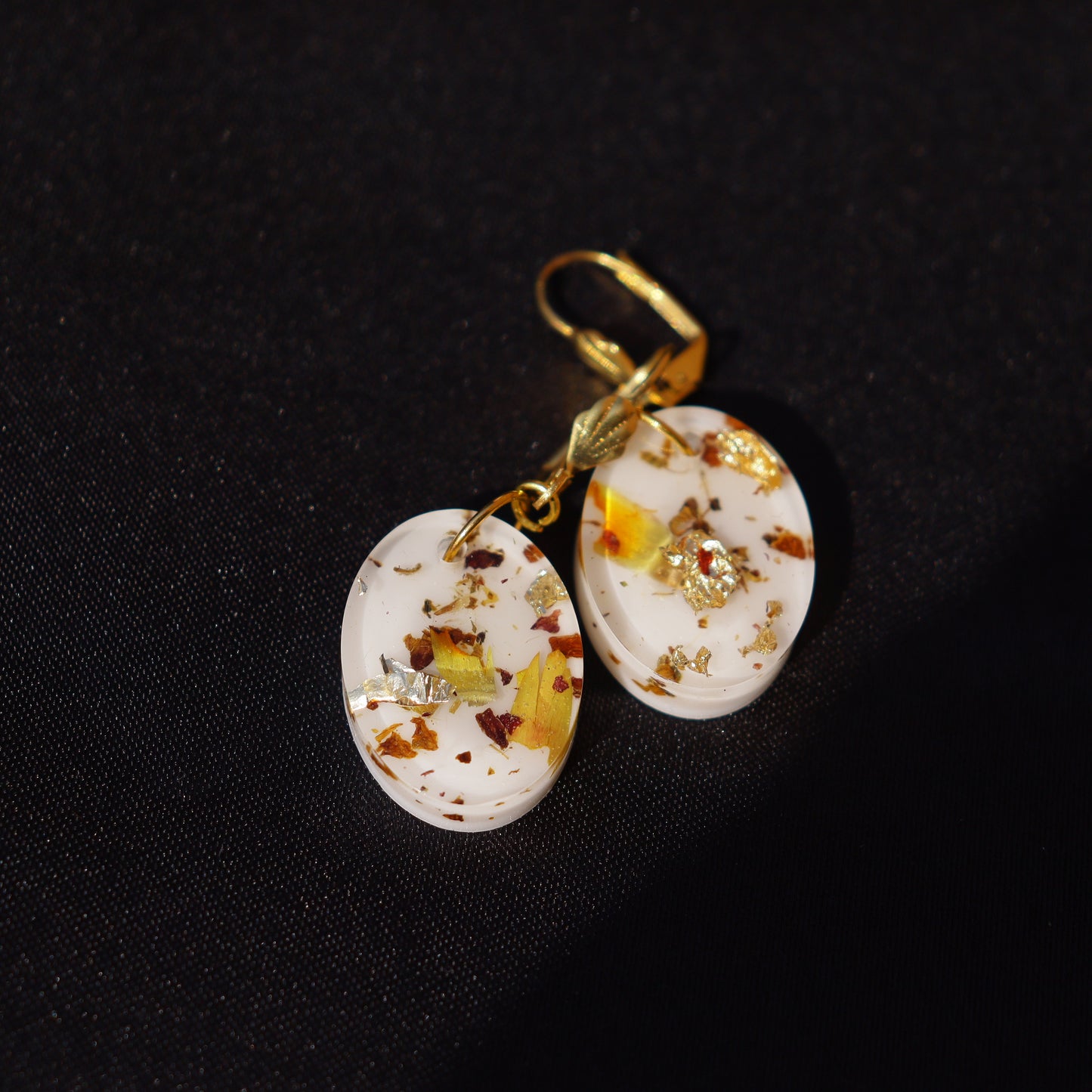 Beautiful Nature inspired oval shape handmade resin earring for women